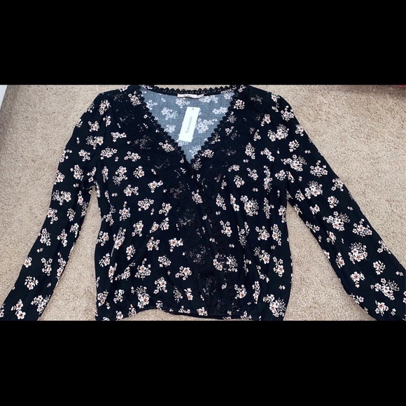 Francesca’s Shirt - Picture 1 of 3